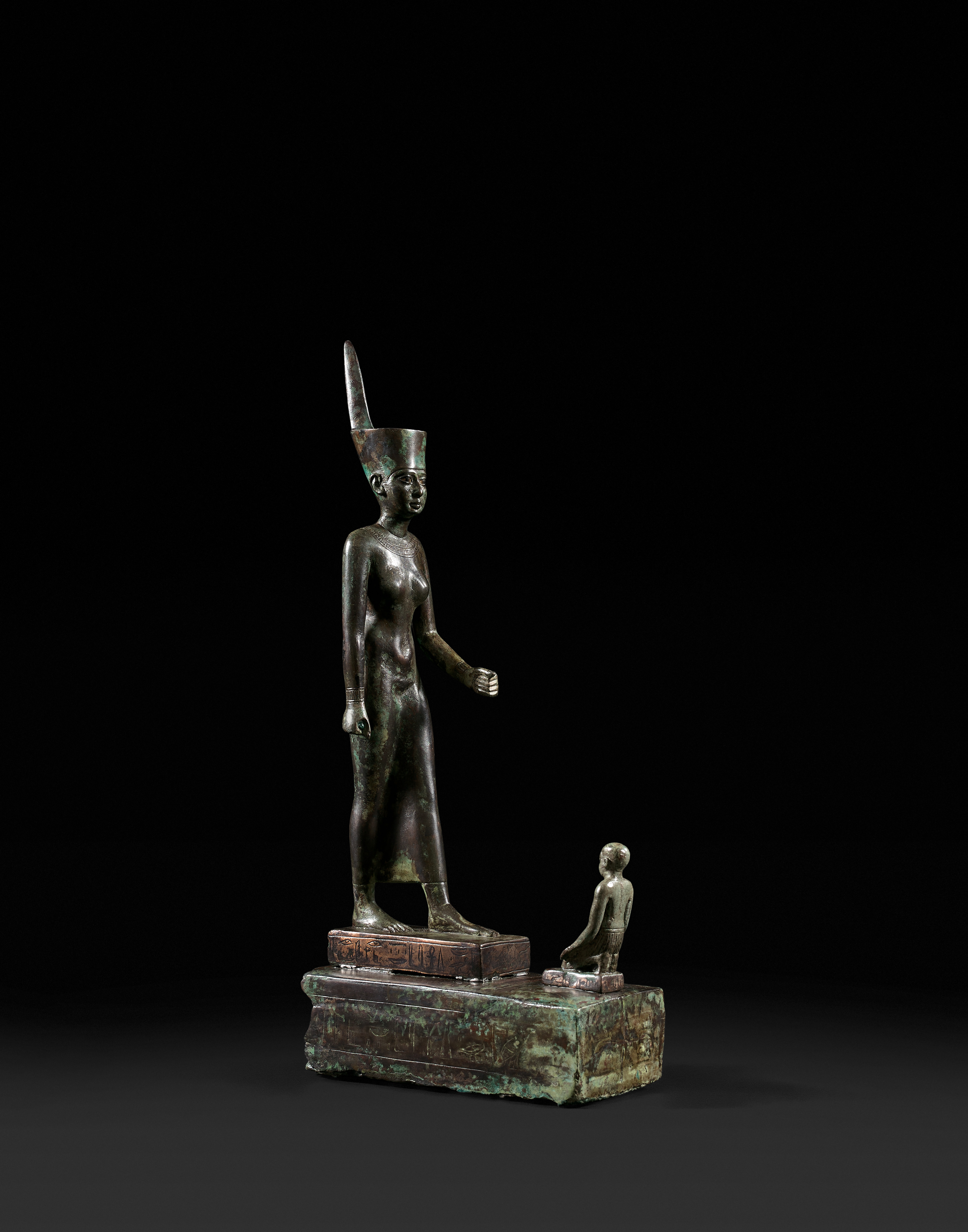 STATUETTE OF THE GODDESS NEITH WITH KNEELING ADORANT