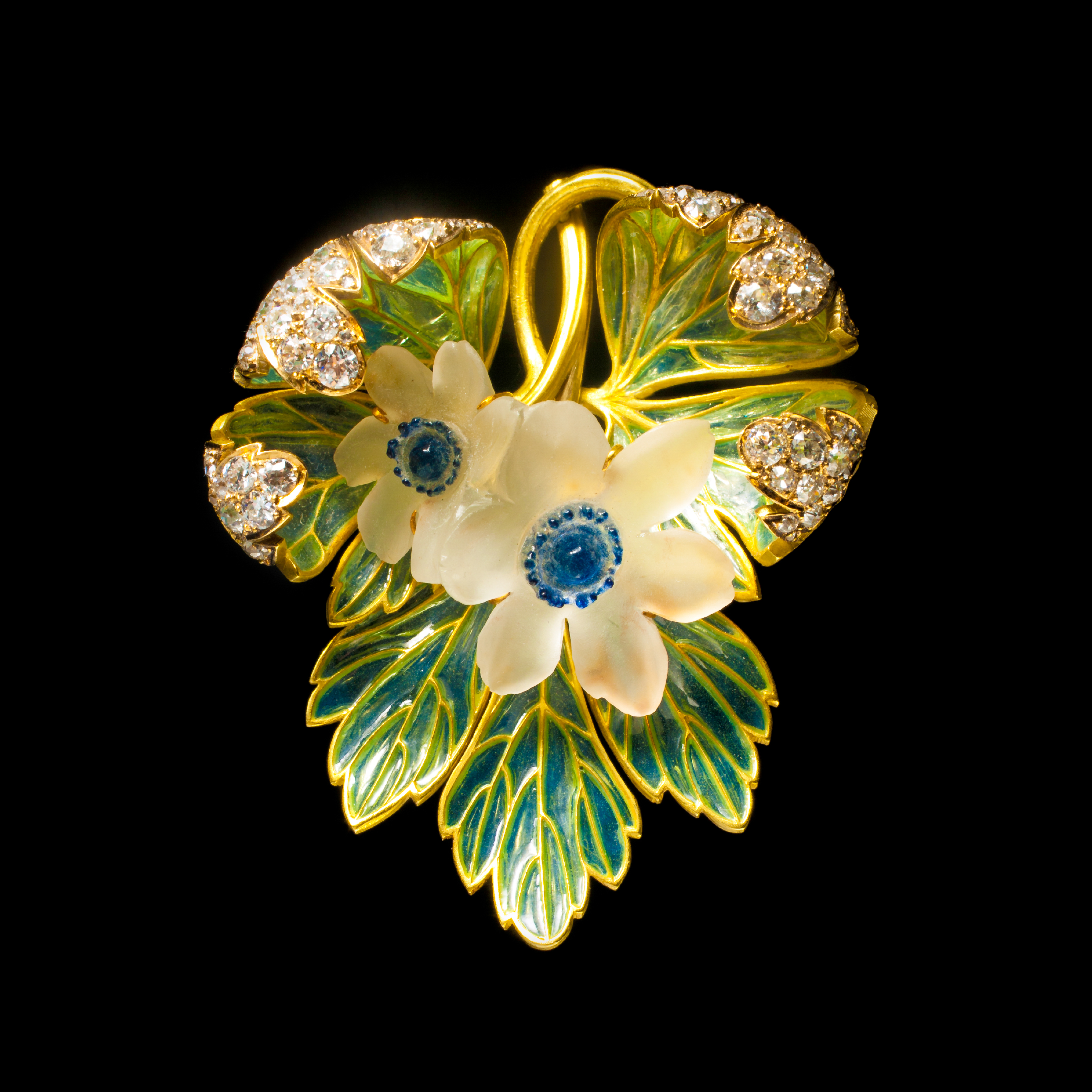 A magnificent Art Nouveau glass, enamel, gold and diamond wood-anemone pendant