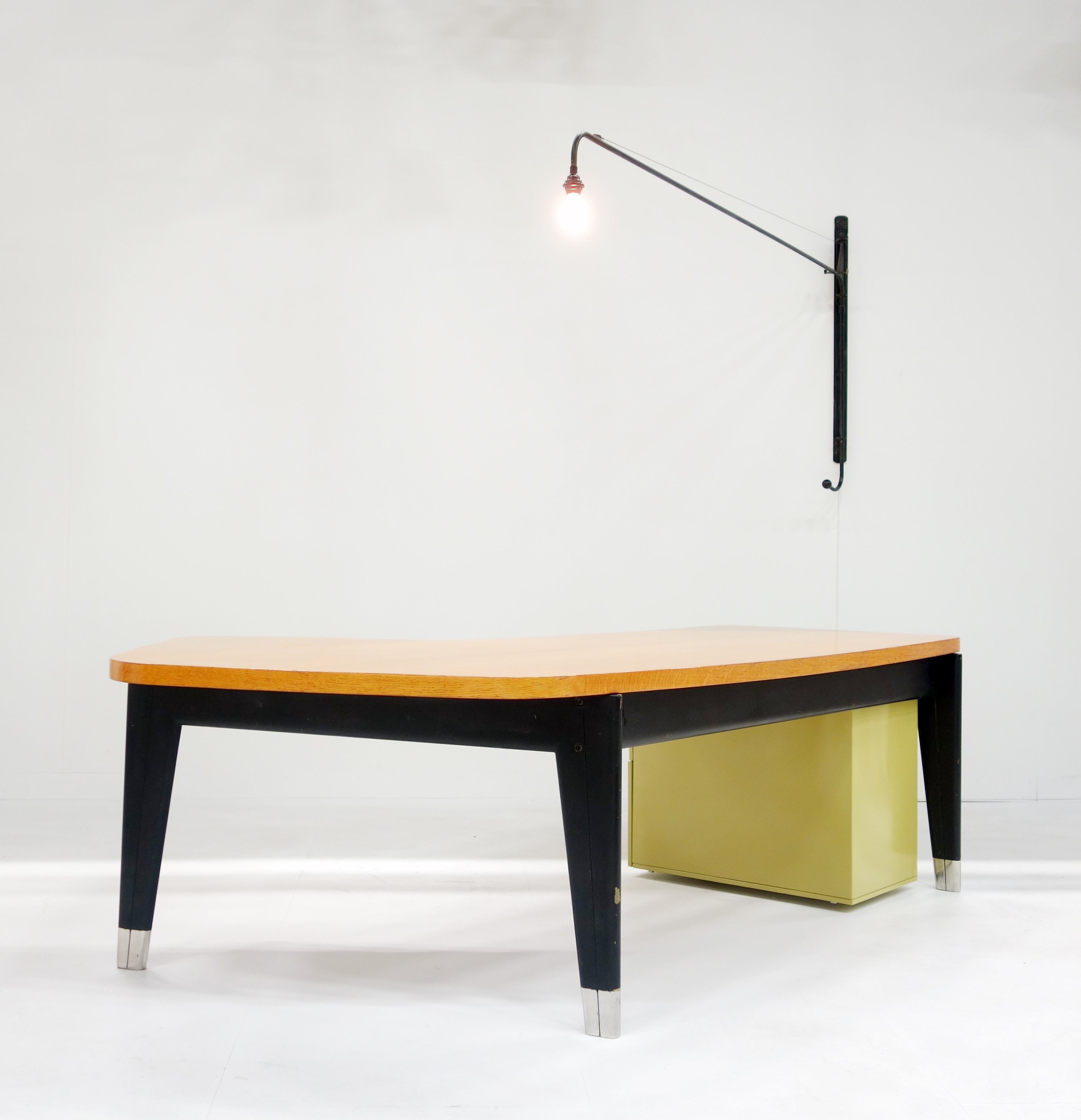 “Presidence” desk, 1952