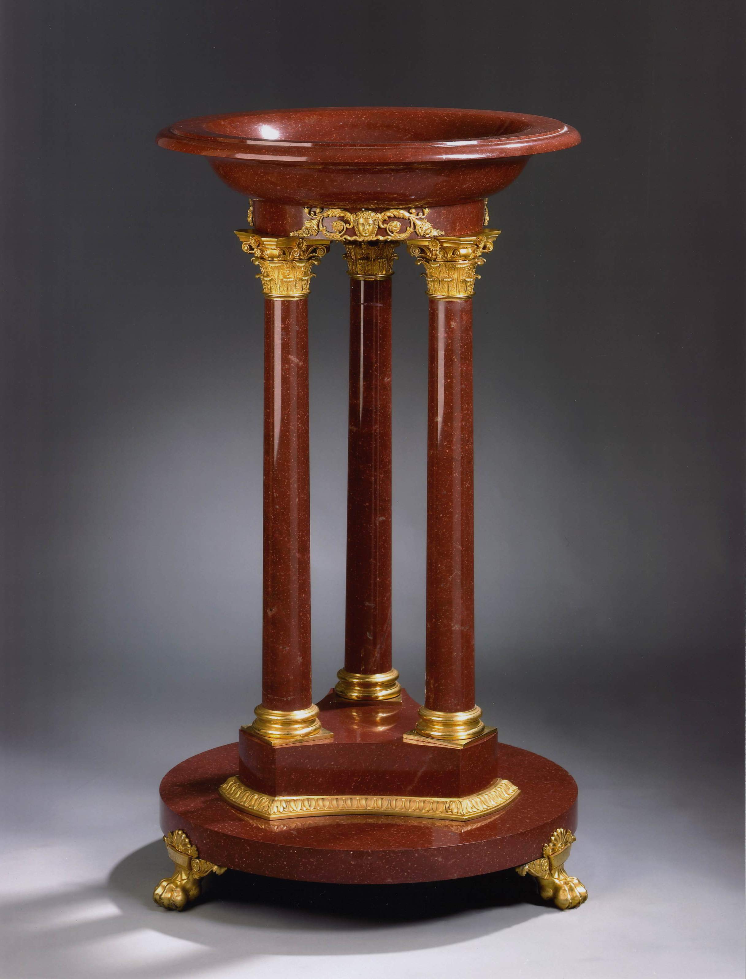Vasque porphyre – carrière royale de Bredvad